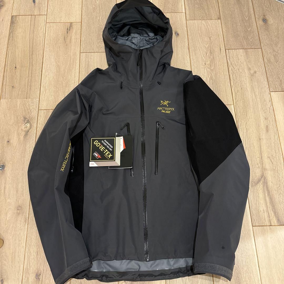 Palace black panther good triferg jacket