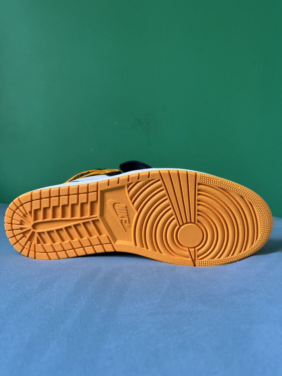 Jordan Brand Nike Air Jordan 1 High Taxi 2022 Size US 12.5 / EU 45-46 - 5 Thumbnail