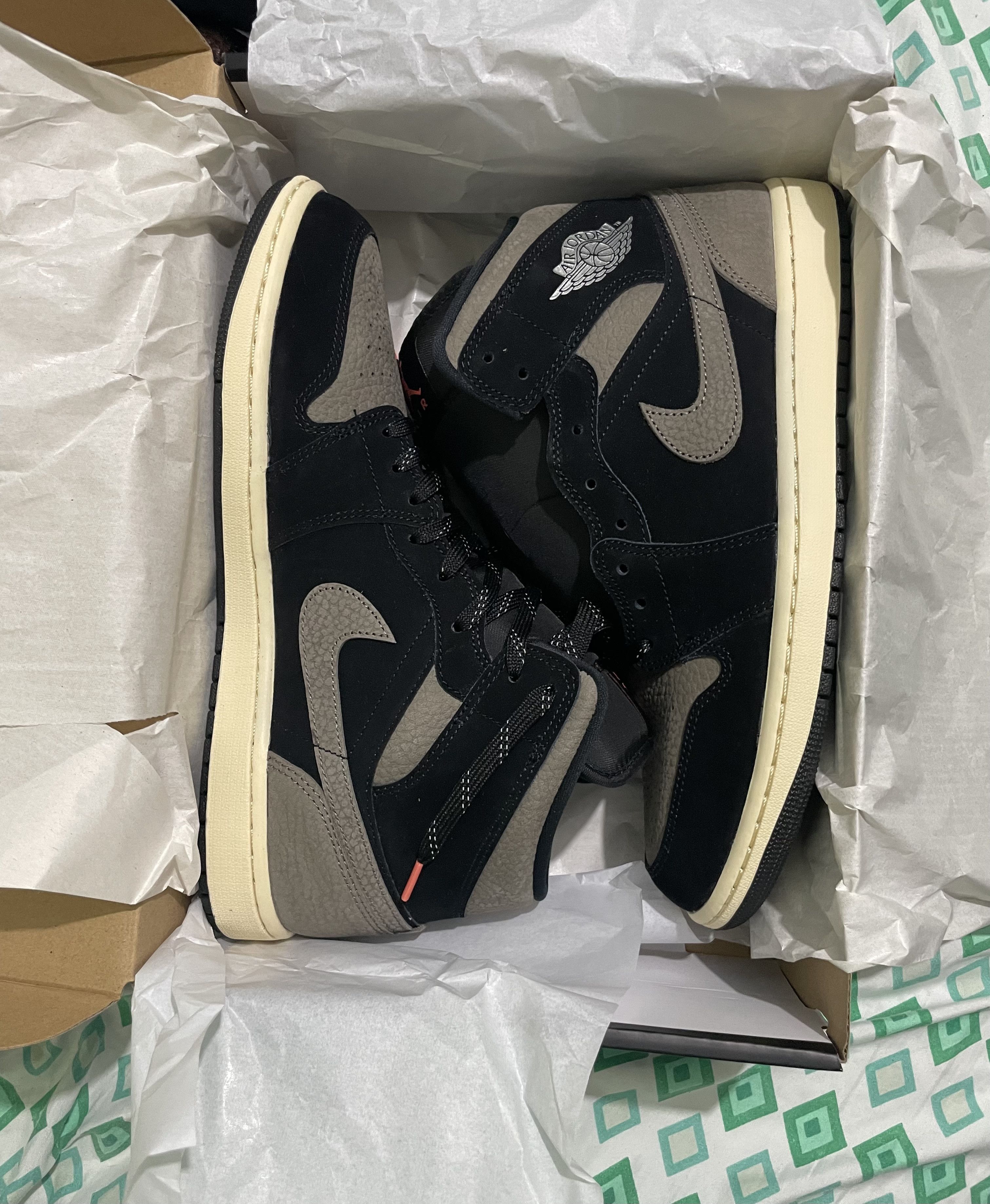 Jordan Brand Air Jordan Size US 10.5 / EU 43-44 - 1 Thumbnail