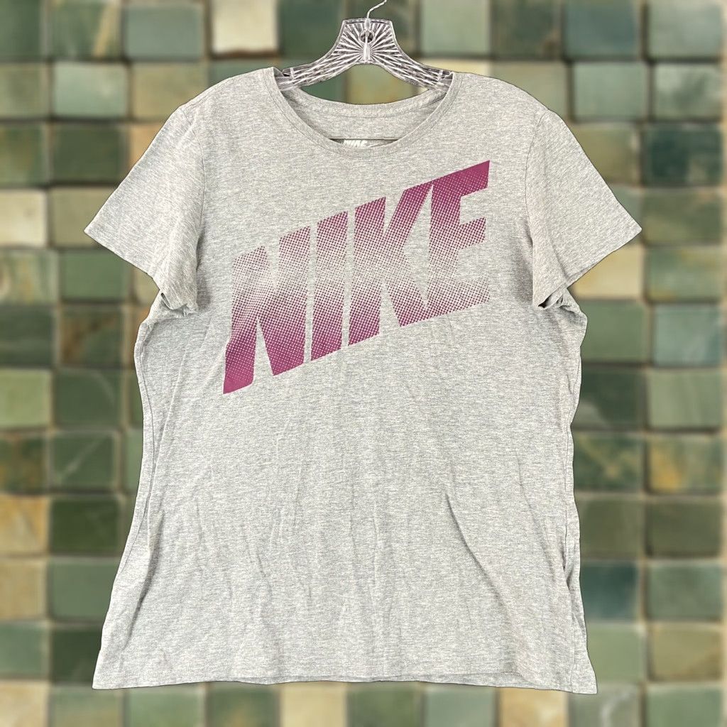 Nike Nike Gray Slim Fit Athletic T-Shirt XL Short Sleeve Activewear Womens Size XL / US 12-14 / IT 48-50 - 1 Thumbnail
