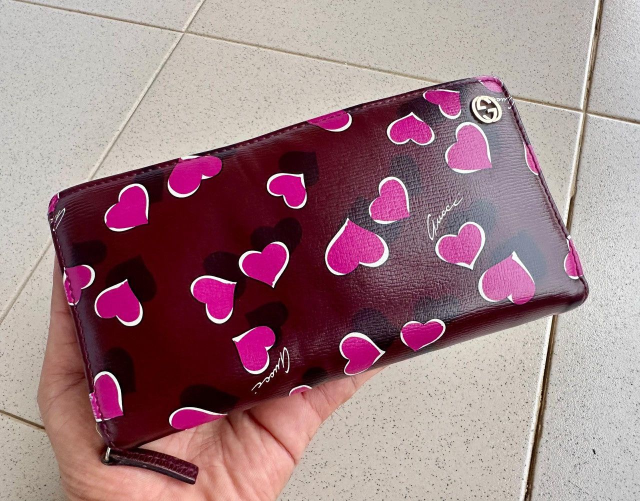Gucci Authentic Gucci Betty Interlocking G Heartbeat Print Zippy Size ONE SIZE - 1 Thumbnail