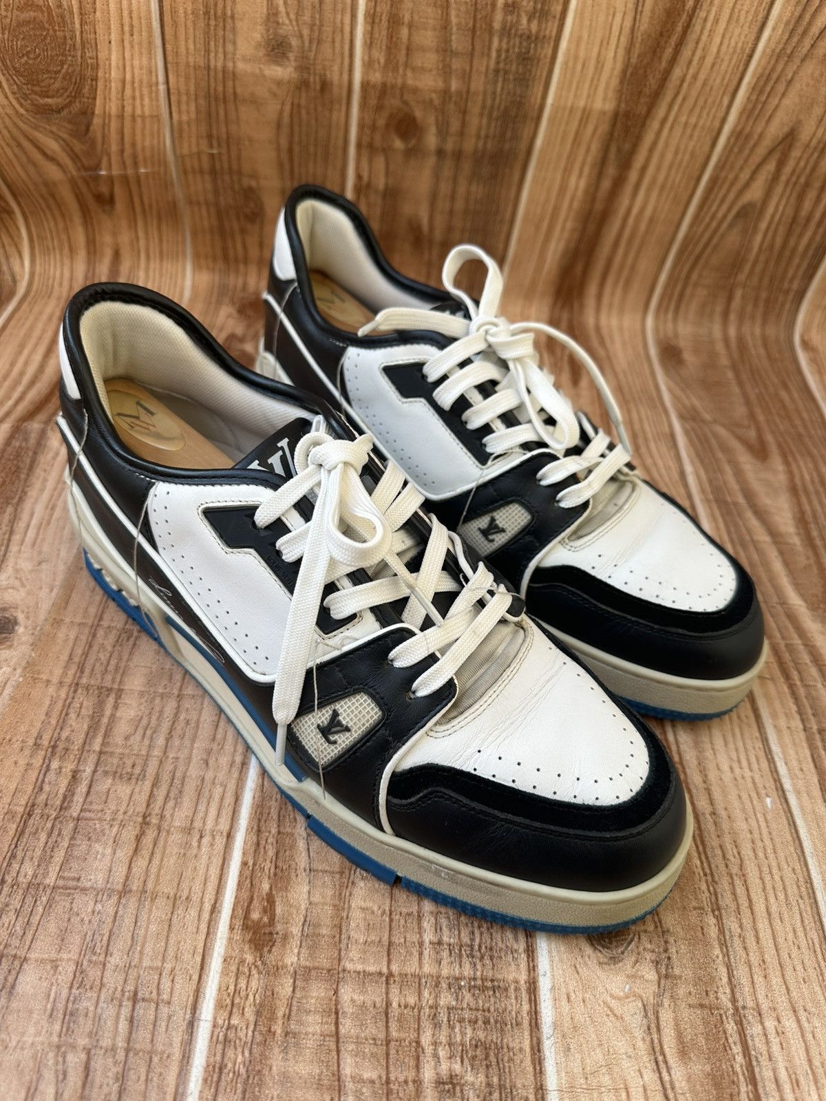 Louis Vuitton Louis Vuitton X Virgil Abloh Leather Lowtops Size US 9 / EU 42 - 1 Thumbnail