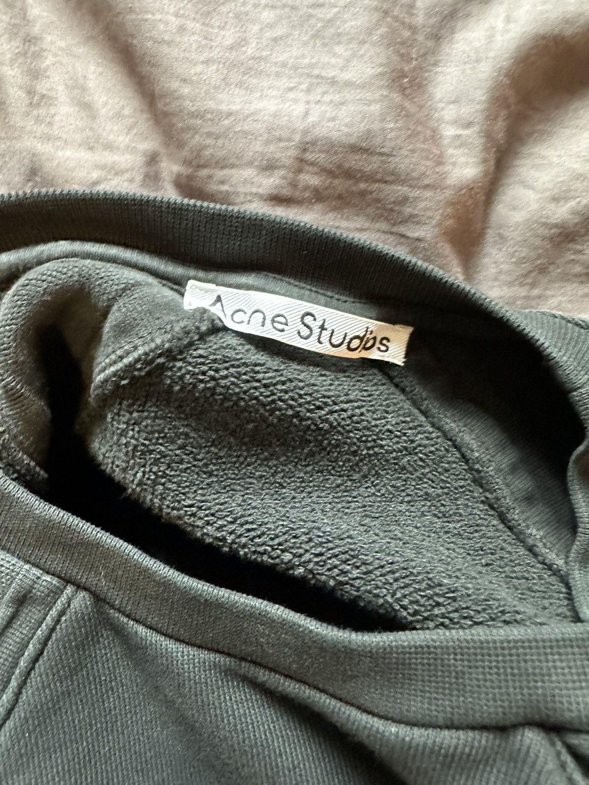 Acne Studios Raglan sleeve acne tape logo crew neck Size US S / EU 44-46 / 1 - 4 Thumbnail