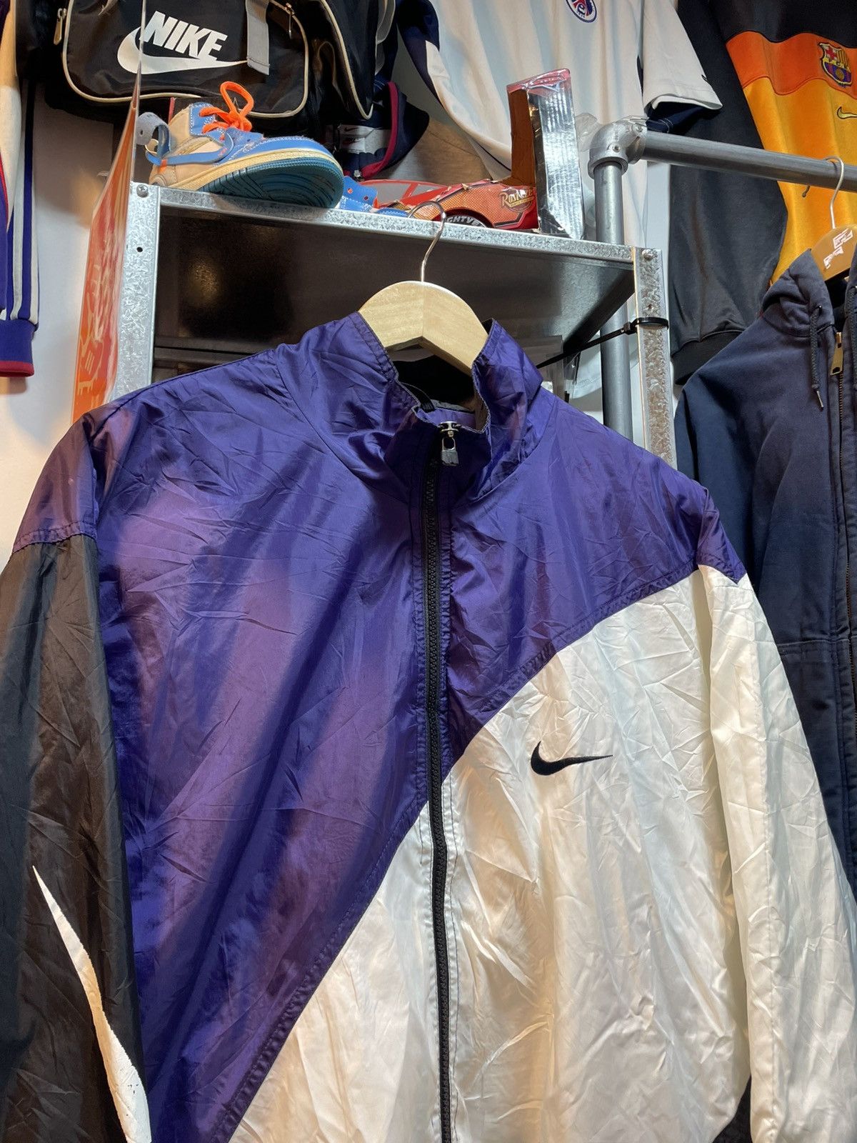 Nike Vintage Nike Windbreaker Jacket Size US L / EU 52-54 / 3 - 2 Thumbnail