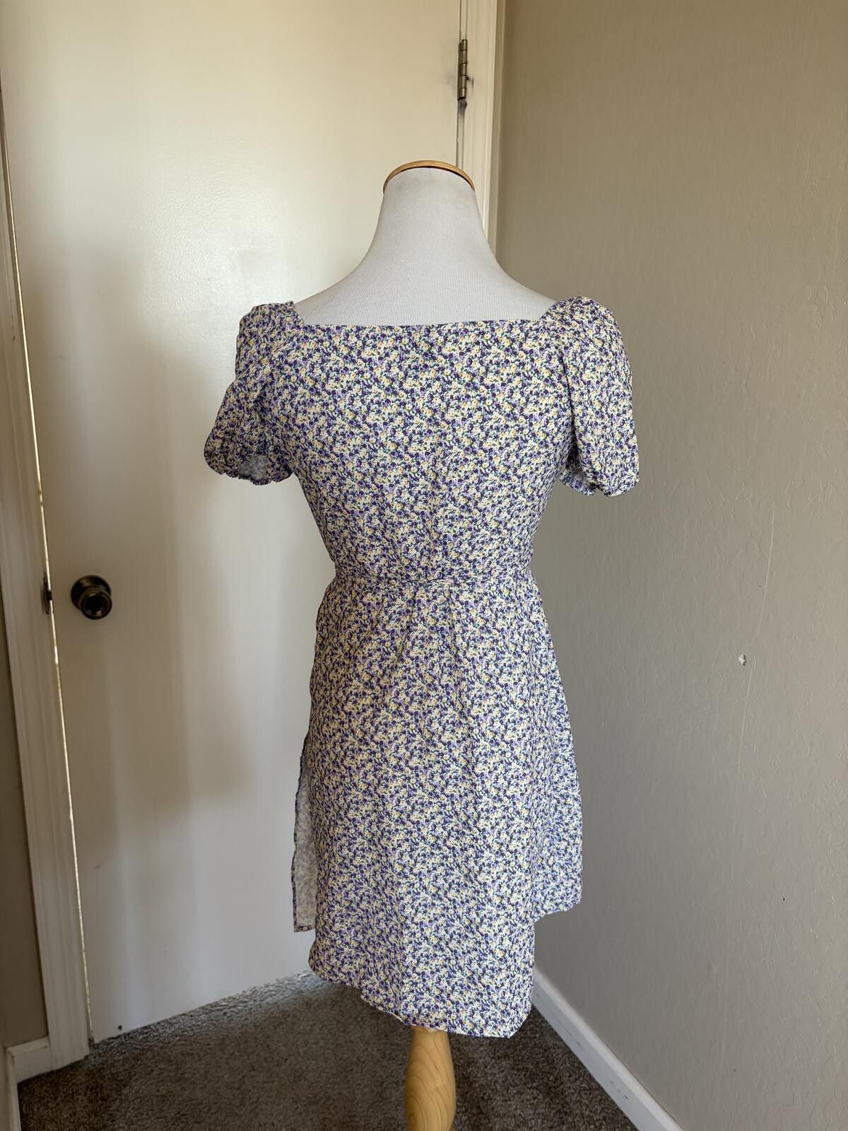 Daytona Dazy wrap floral print dress Size M / US 6-8 / IT 42-44 - 5 Thumbnail