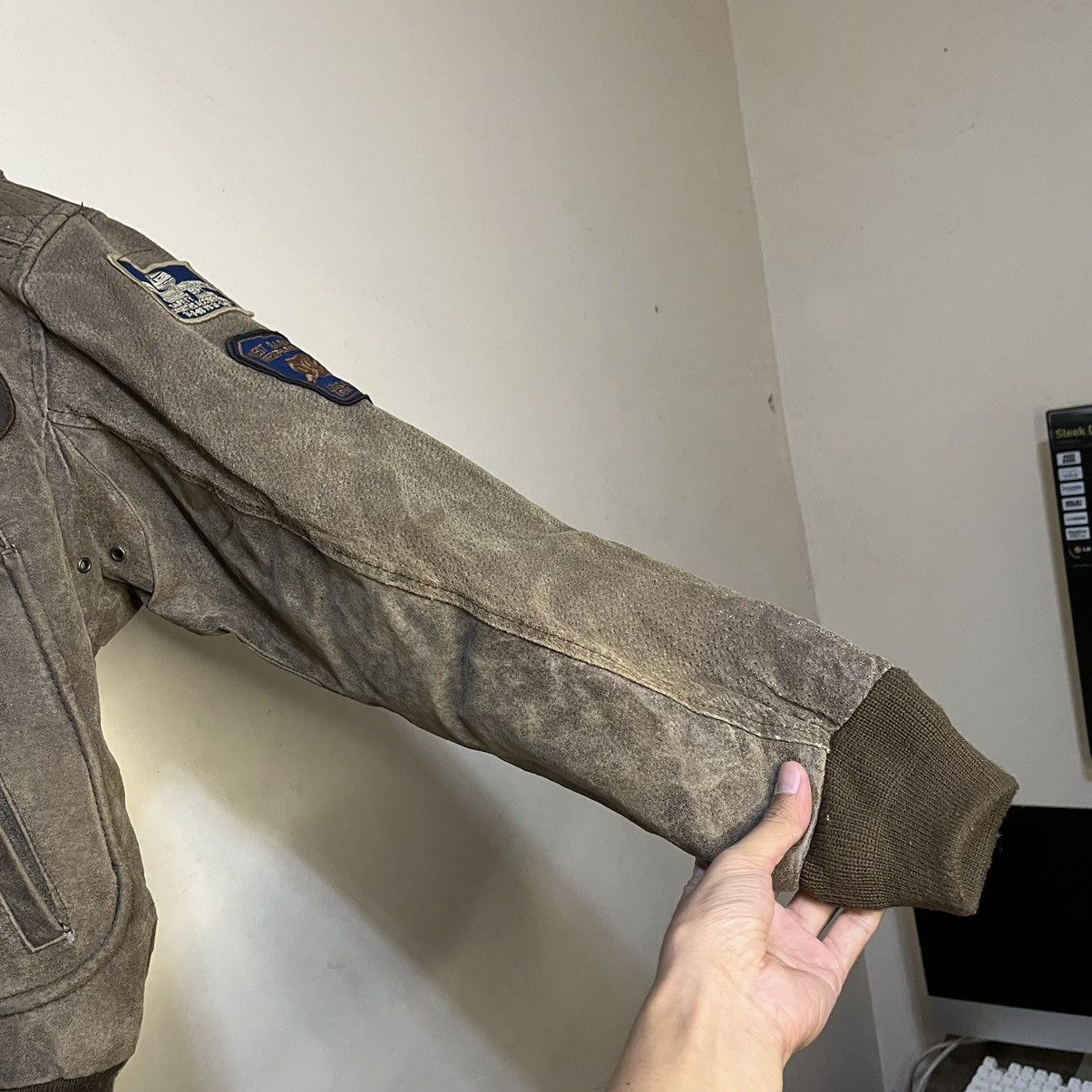 Vintage 1990's Phase 2 U.S Military Genuine Leather Flight Jacket Size US XL / EU 56 / 4 - 8 Thumbnail