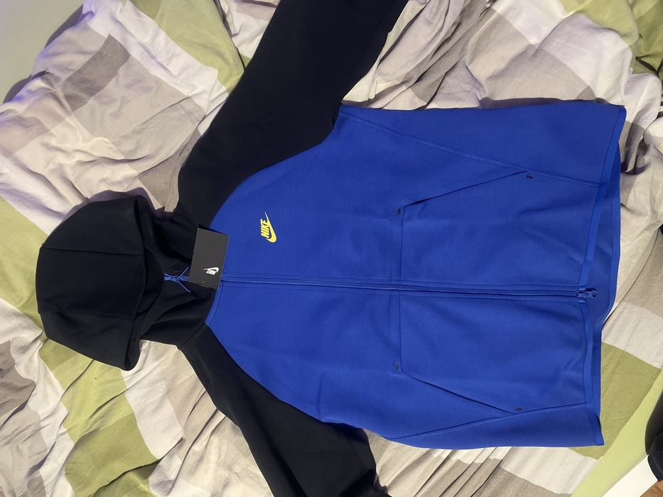 royal blue nike fleece