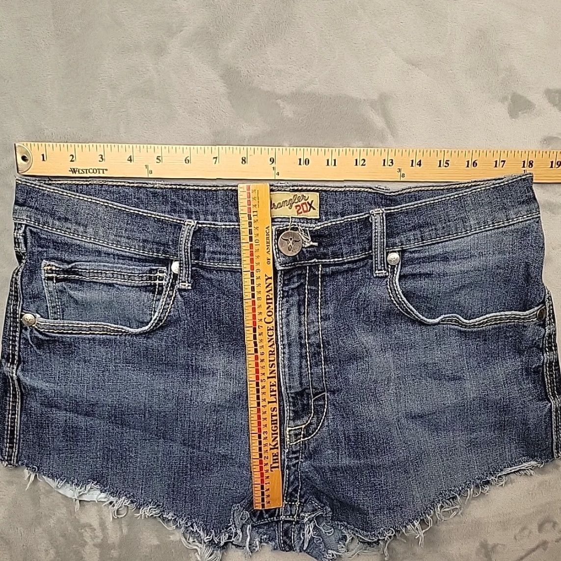 Wrangler Wrangler 20x Shorts Denim 36 Women 90s Y2K Distressed Micro Mini Western Cowboy Denim Shorts Blue Baggy 5-Pocket Womens Size 25" / US 0 / IT 36 - 6 Thumbnail