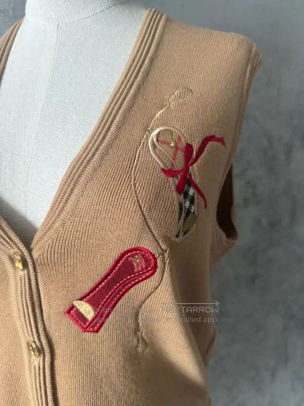 Burberry Burberry Khaki Wool Sleeveless Cardigan for Women. Size M / US 6-8 / IT 42-44 - 3 Thumbnail