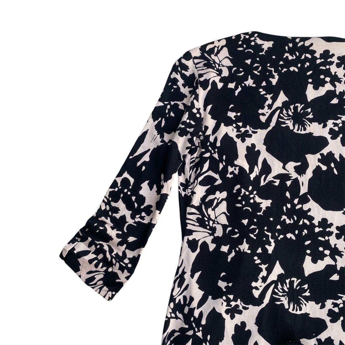 Diane von Furstenberg ‼️LAST DROP‼️Diane von Furstenberg Silk WrapDress Floral Print Size XS / US 0-2 / IT 36-38 - 11 Thumbnail