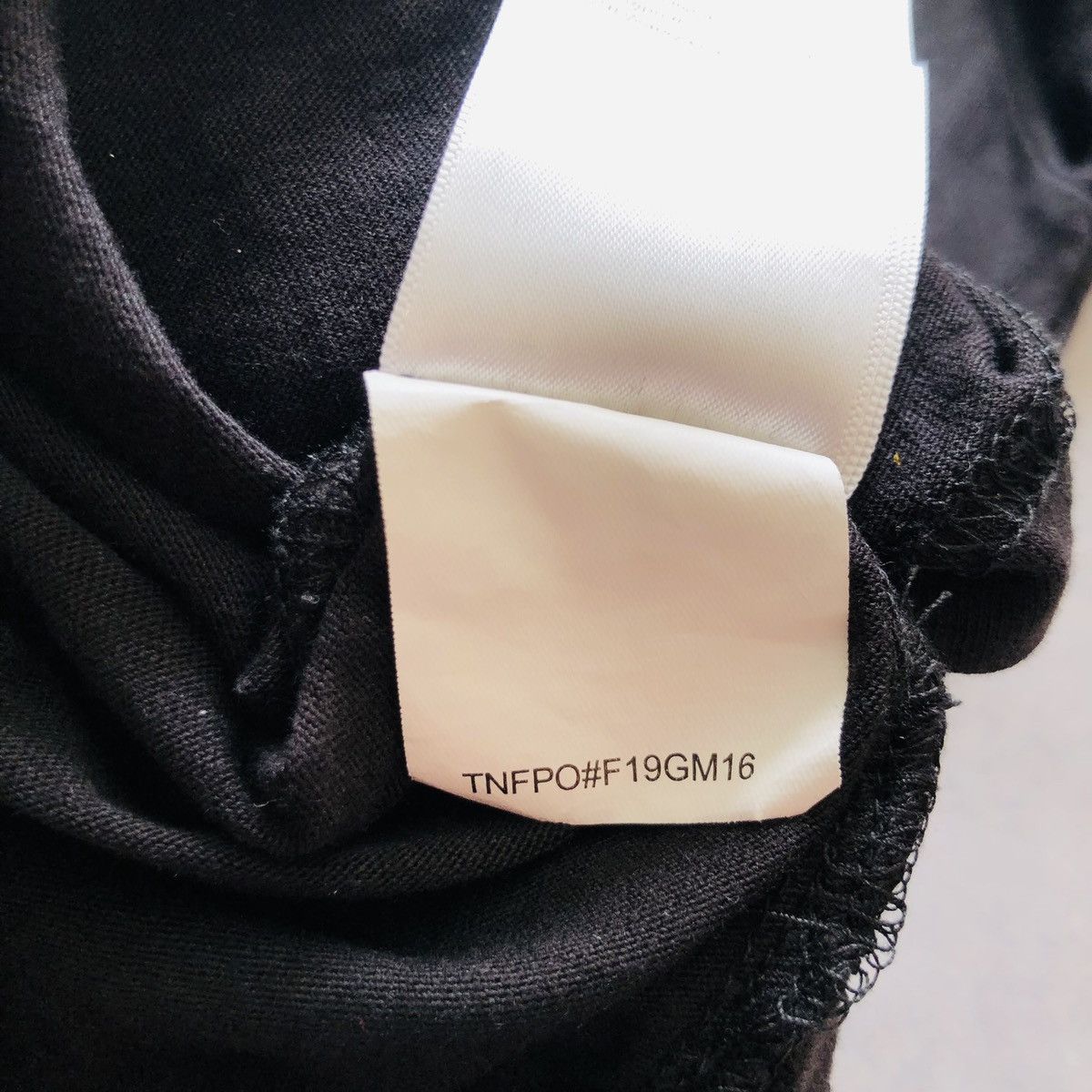 The North Face The North Face black Chest Printed Logo T-shirt Tee Y2K Size US L / EU 52-54 / 3 - 6 Thumbnail