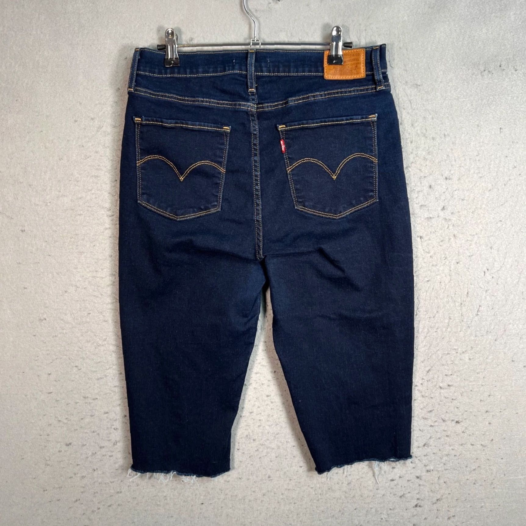 Levi's Levi's 724 Jeans Women's 32 High Rise Straight Crop Dark Wash Denim Frayed Hem Blue 5-Pocket Regular Size 32 Womens Jeans Size 24" / US 00 / IT 34 - 2 Thumbnail