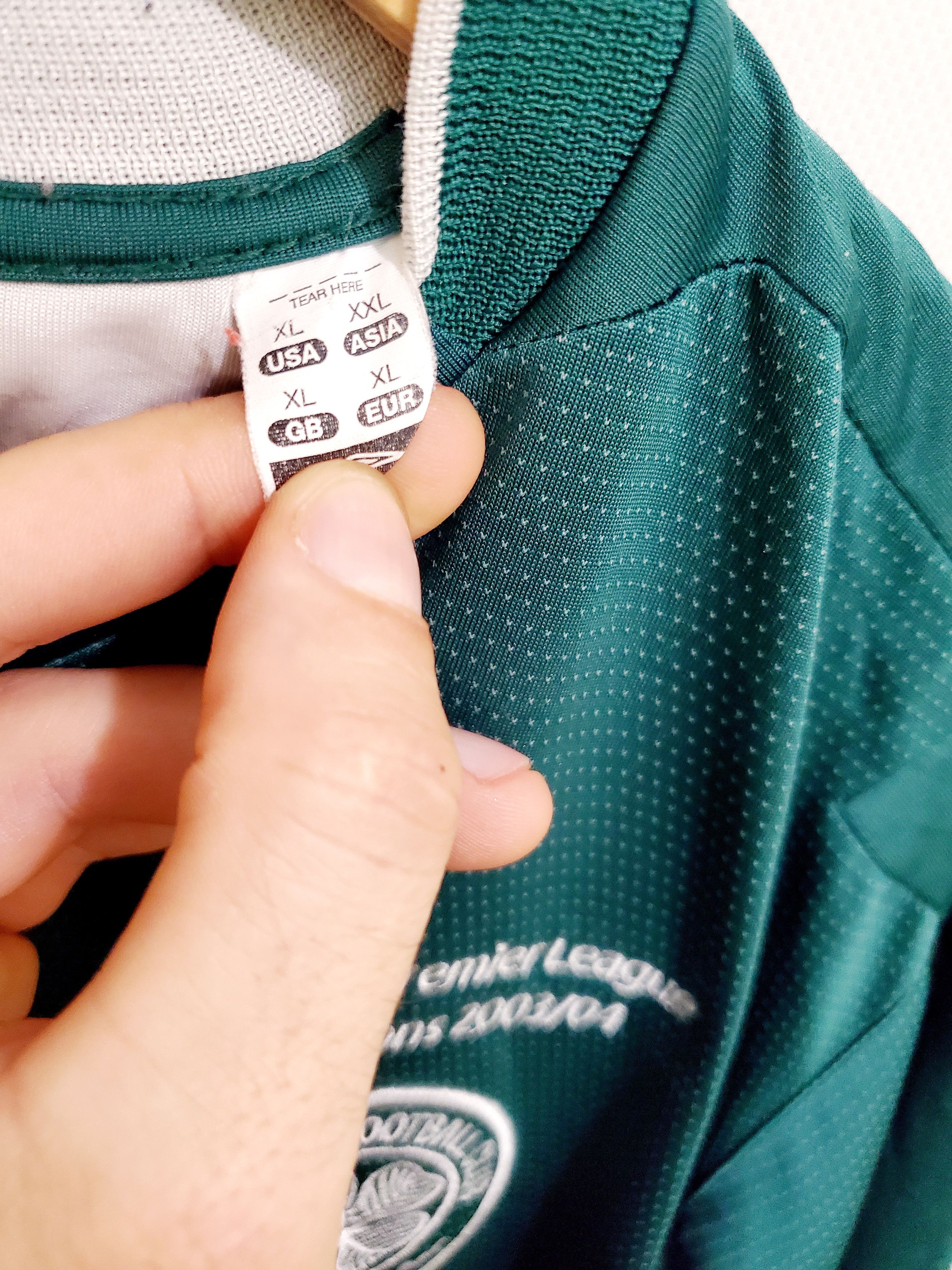 Umbro × Vintage Umbro Celtic 2004 2005 Away Champions #8 THOMPSON JERSEY Xl Size US XL / EU 56 / 4 - 7 Thumbnail