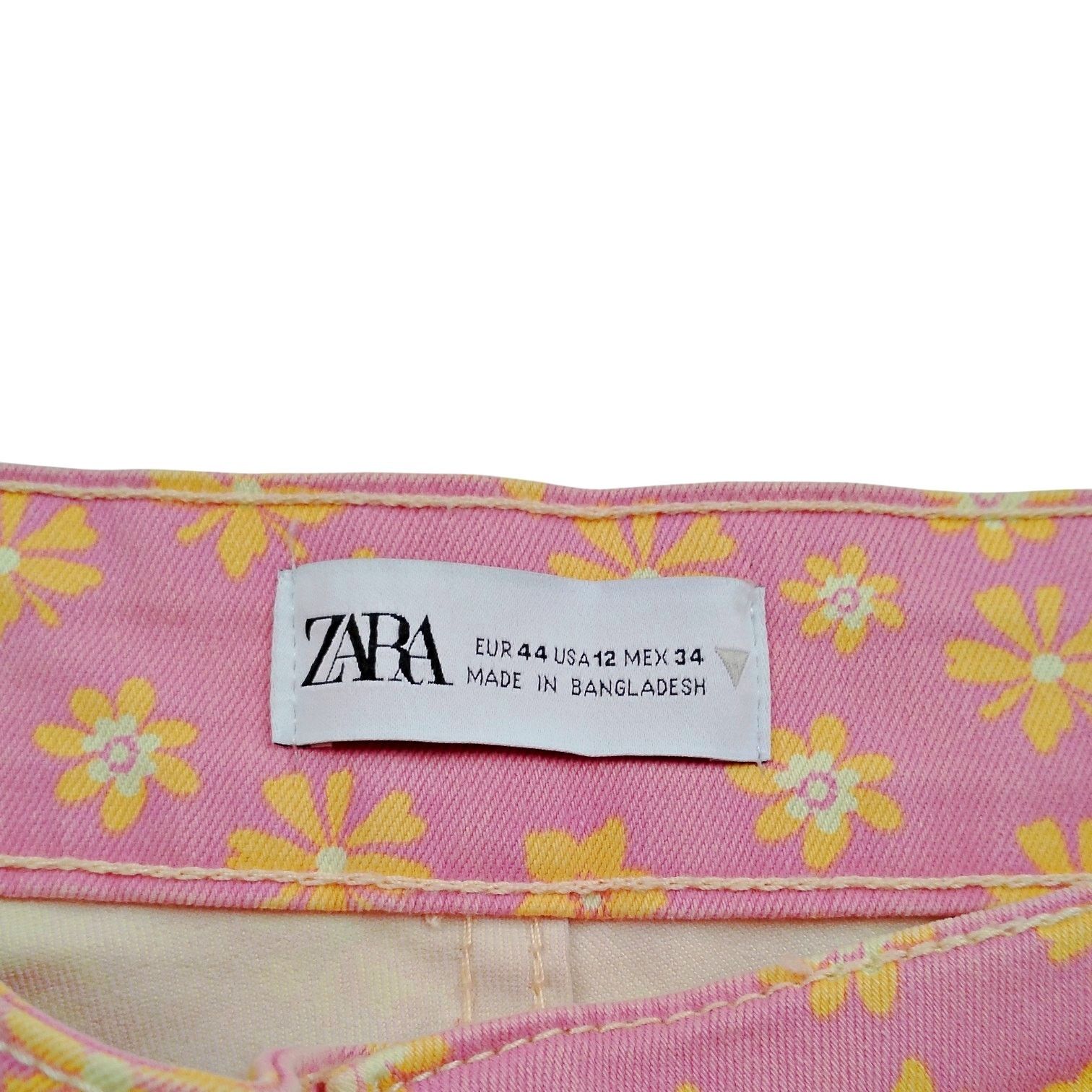 Zara Zara Floral Printed High Rise Flared Crop Jean Sz 12 Flower Size 34" / US 12 / IT 48 - 4 Thumbnail