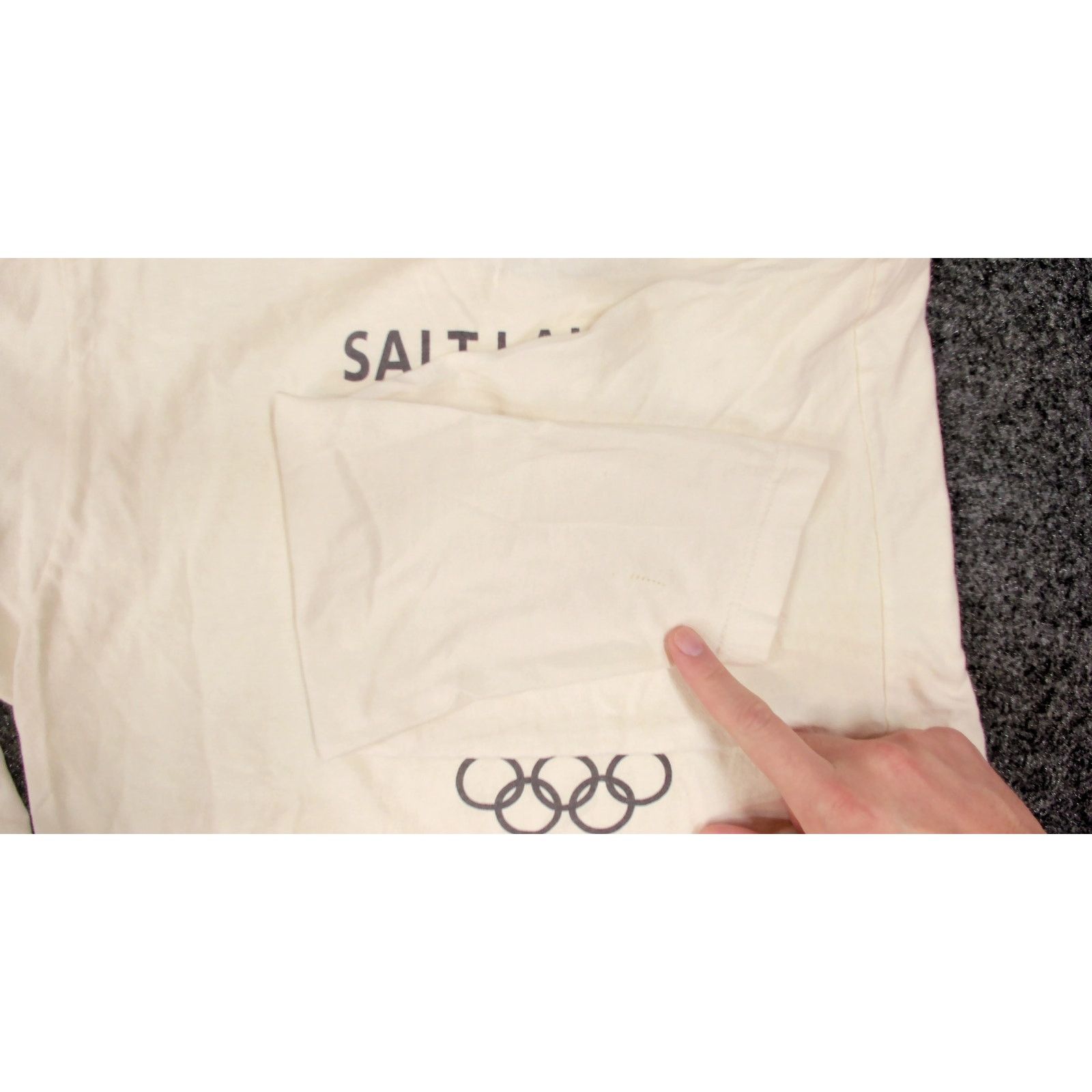 Vintage VTG 1997 Salt Lake 2002 Olympics Flags Boxy Cropped L/S Tee Size US L / EU 52-54 / 3 - 8 Thumbnail
