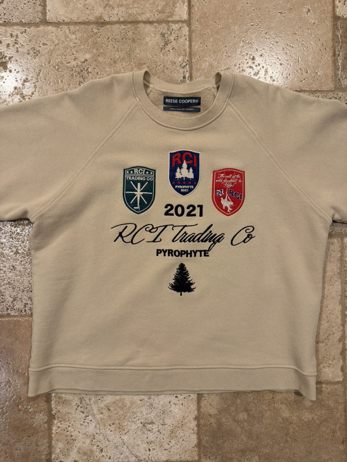 Reese Cooper Reese Cooper AW21 Biege Inc Forest Patch Crewneck Swearshirt Size US XL / EU 56 / 4 - 4 Thumbnail