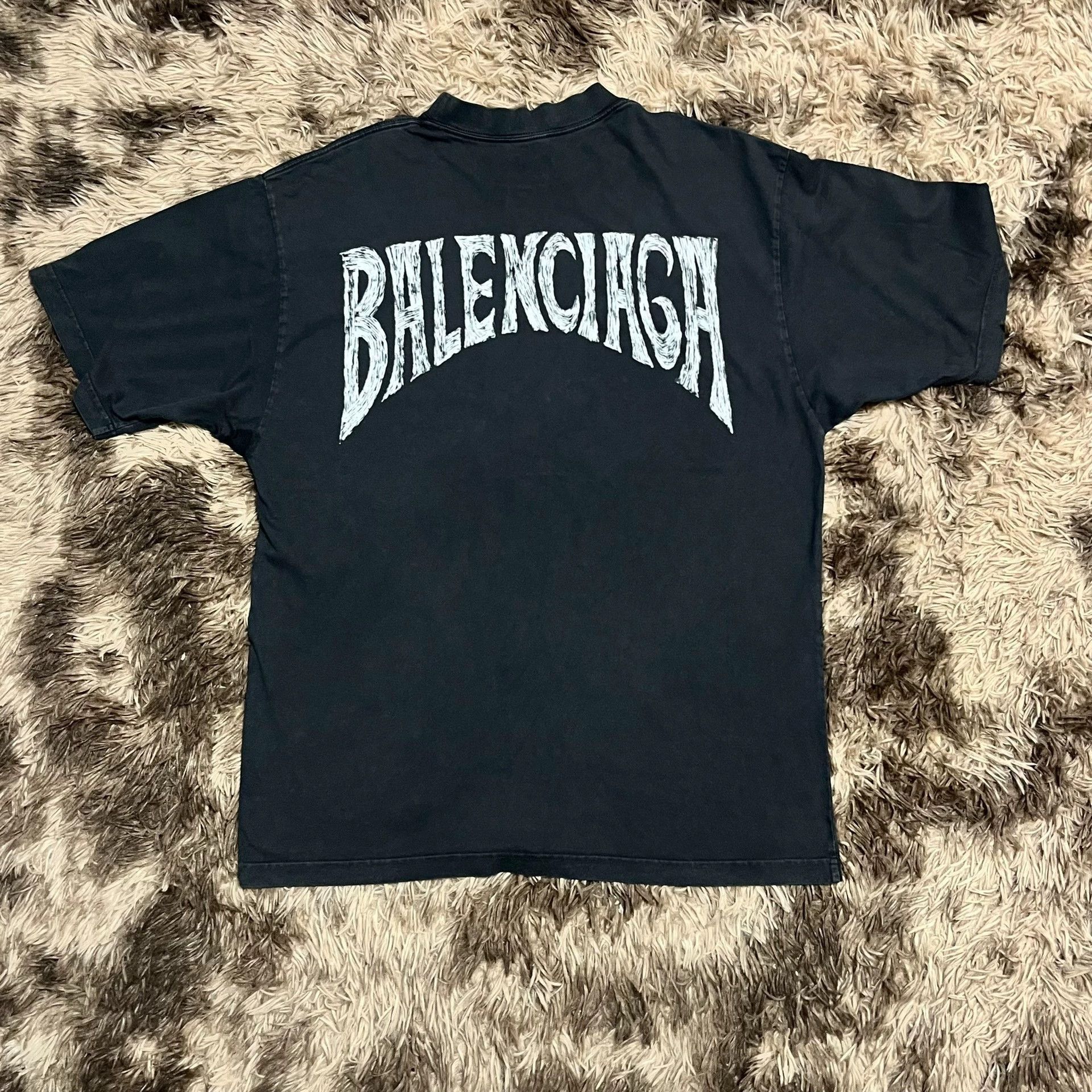 Balenciaga Balenciaga's new washed black totem Batman short sleeved sh Size US S / EU 44-46 / 1 - 1 Thumbnail