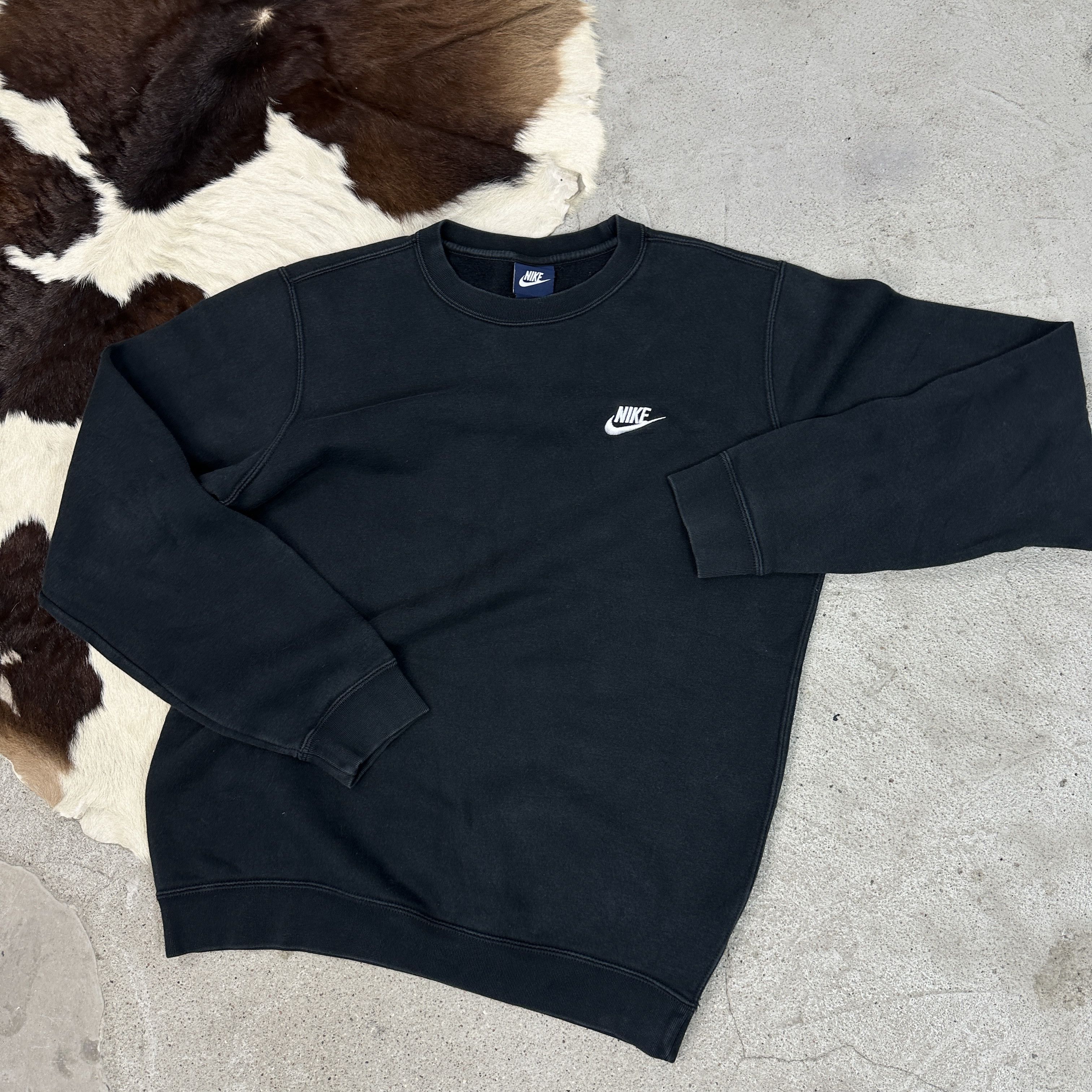 Nike × Vintage Vintage Streetwear Sporty Nike Classic Logo Sweatshirt 00s Size US S / EU 44-46 / 1 - 5 Thumbnail