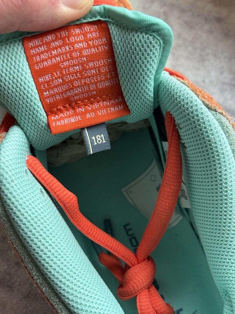 Nike SB Nike SB Dunk Low Orange and Emerald Rise Size US 8.5 / EU 41-42 - 5 Thumbnail