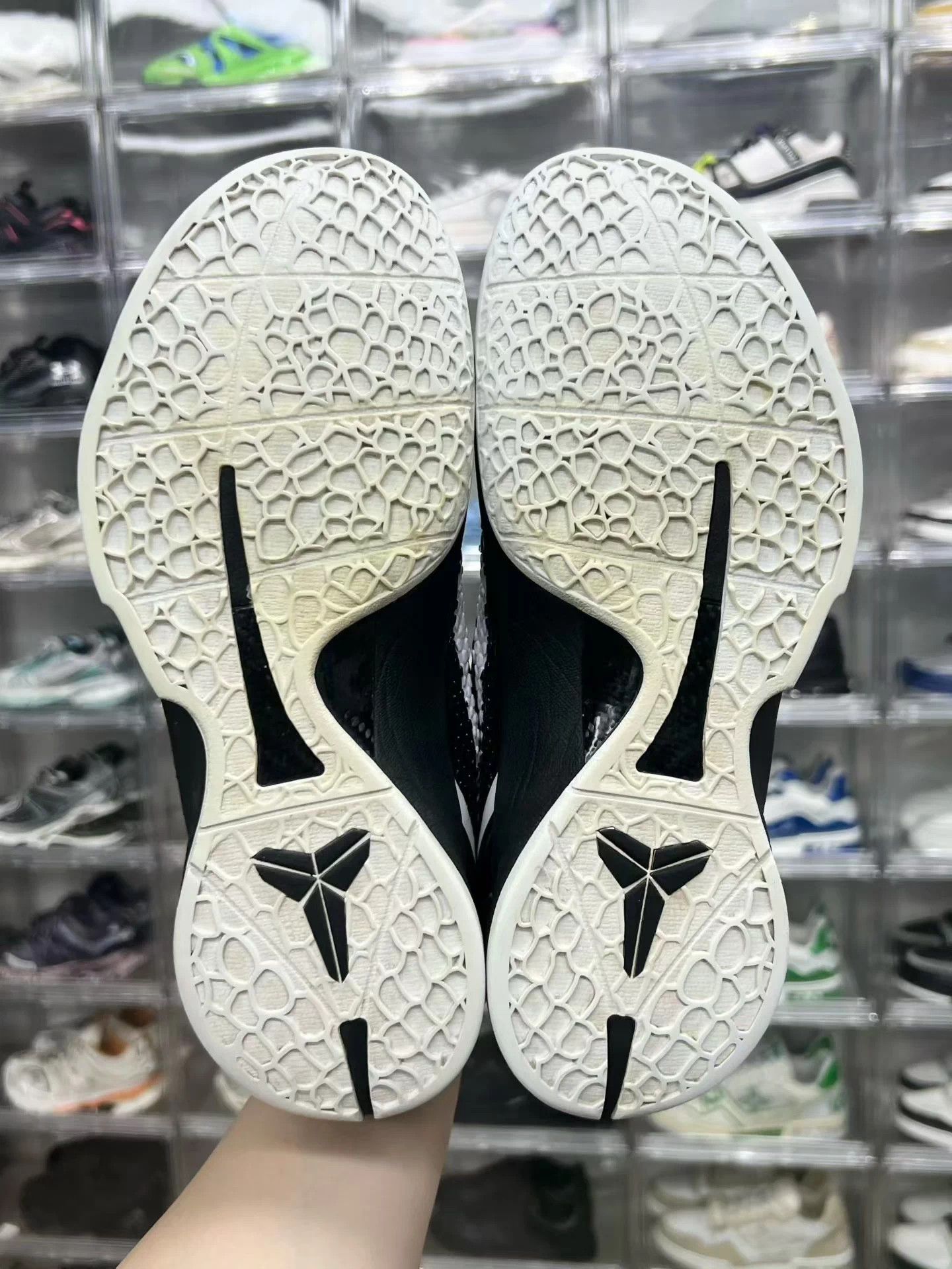 Nike Nike ZK6 Gigi Kobe Black/White 42.5 Size US 9.5 / EU 42-43 - 8 Thumbnail