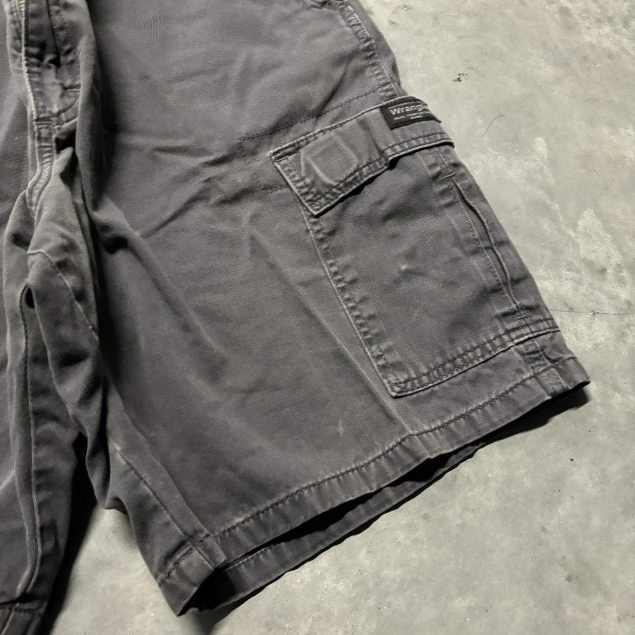 Japanese Brand × Vintage Crazy Vintage Y2K/2000s Baggy Grunge Grey Skater Cargo Shorts! Size US 36 / EU 52 - 4 Thumbnail