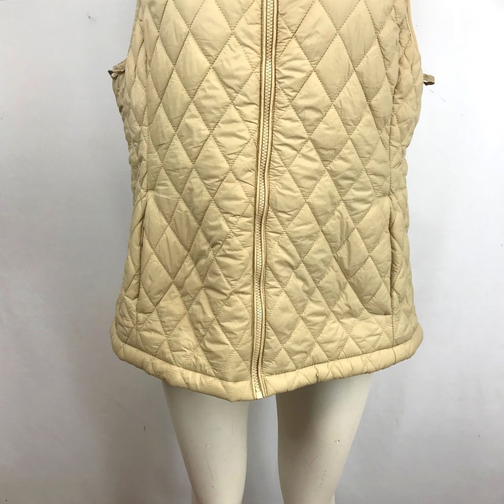 Lands' End Lands End Womens Tan Beige Diamond Quilted Puffer Vest Full Zip Size L Large Vest Beige Quilted Puffer, Zip, Pockets, Stand Collar Womens Size L / US 10 / IT 46 - 3 Thumbnail