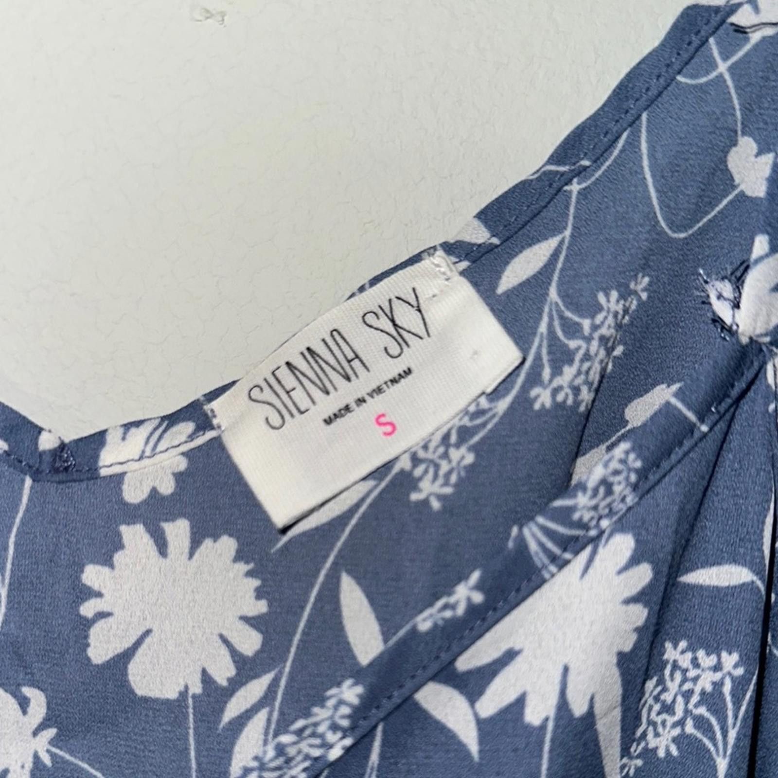 Designer Sienna Sky Blue and White Ruffled Flutter Sleeve Blouse Size S / US 4 / IT 40 - 2 Thumbnail