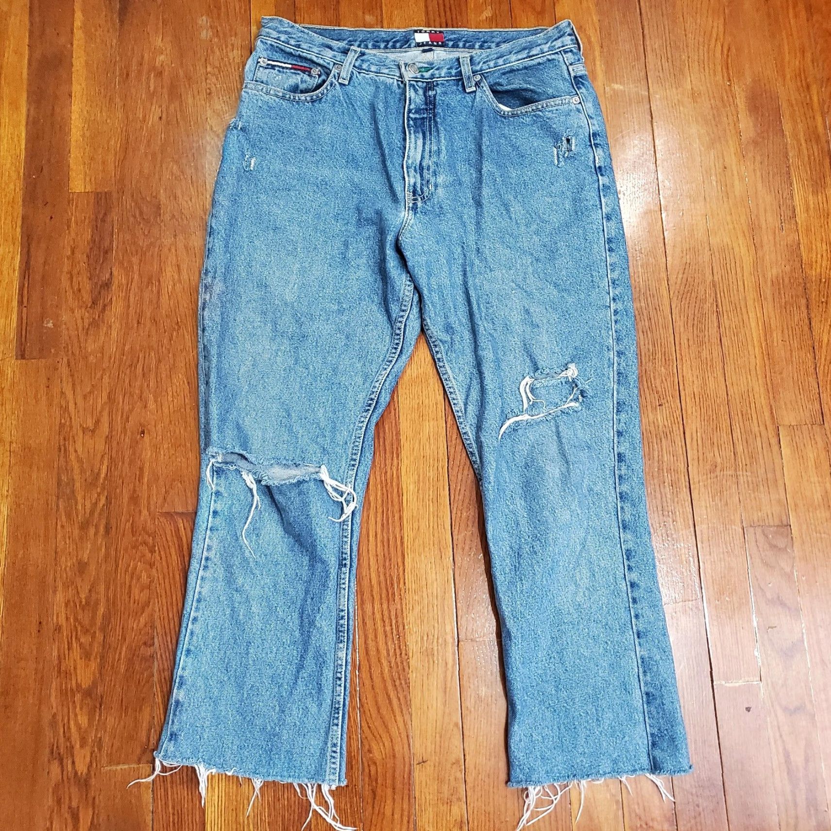 Tommy Hilfiger VINTAGE Tommy Hilfiger Jeans Juniors 13/32 Blue High Rise Straight Distressed Size 34" / US 12 / IT 48 - 4 Thumbnail