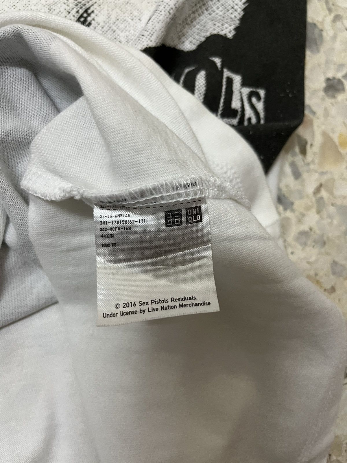 Band Tees Sex Pistols X uniqlo Size US XL / EU 56 / 4 - 5 Thumbnail