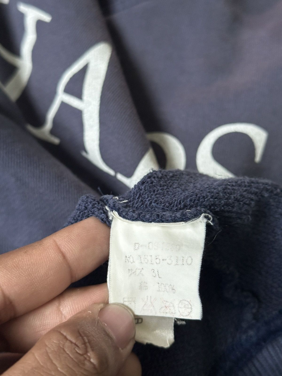 Chaps Ralph Lauren × Ralph Lauren Vintage Chaps Ralph Lauren Flag Thrashed Sweatshirt Size US L / EU 52-54 / 3 - 4 Thumbnail