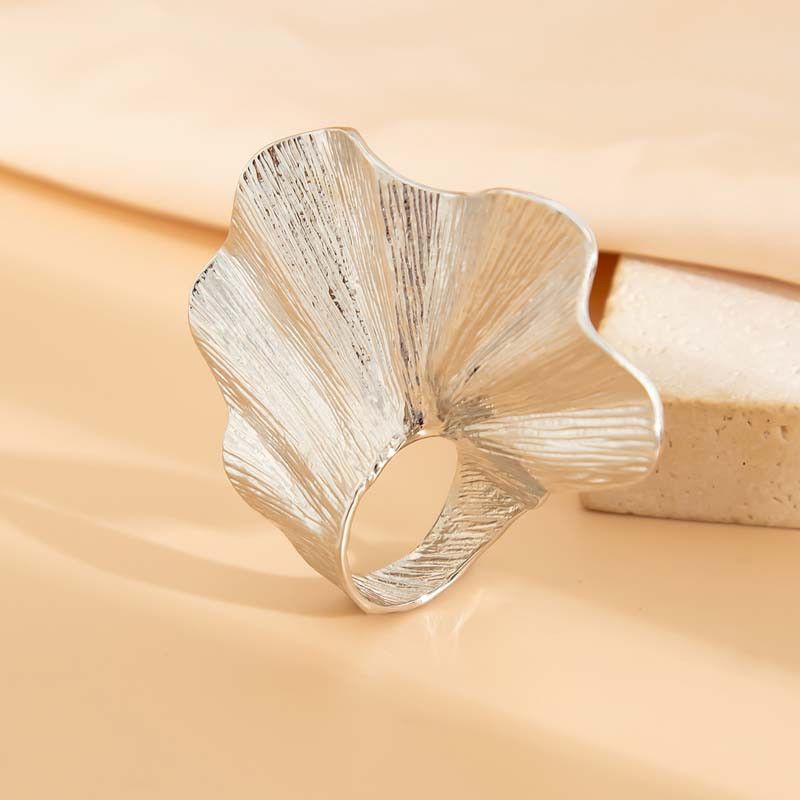 Jewelry Classic Leaf Shaped Ring Size ONE SIZE - 5 Thumbnail
