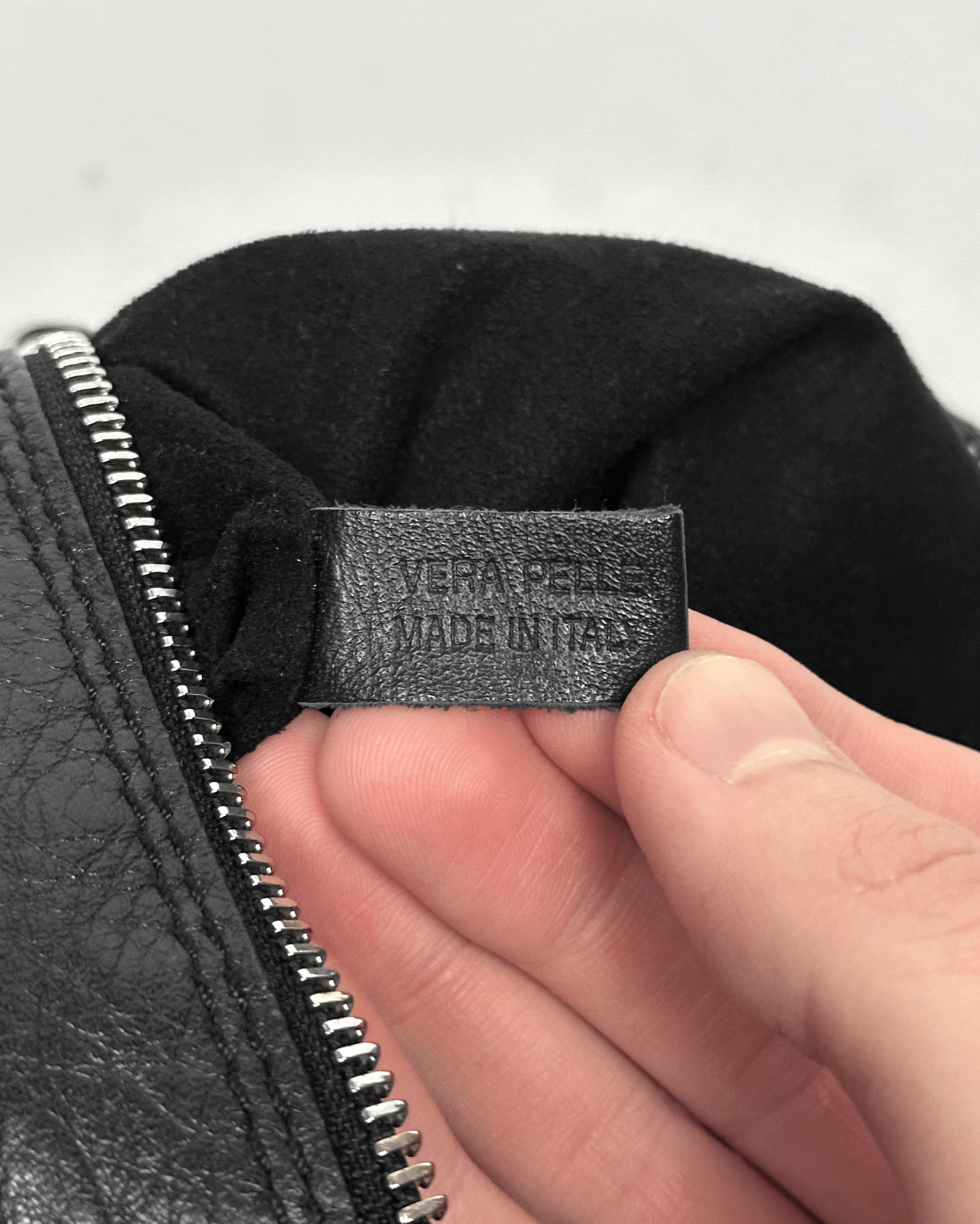 Maison Margiela Maison Margiela Perforated Pigskin Pocket Messenger Tote Bag Size ONE SIZE - 10 Thumbnail