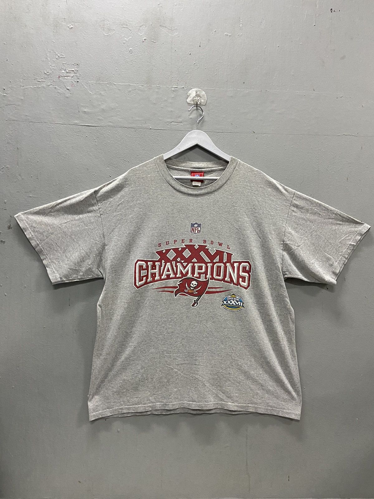 NFL VINTAGE NFL SUPERBOWL CHAMPIONS 2003 TEE SHIRT Size US XL / EU 56 / 4 - 1 Thumbnail