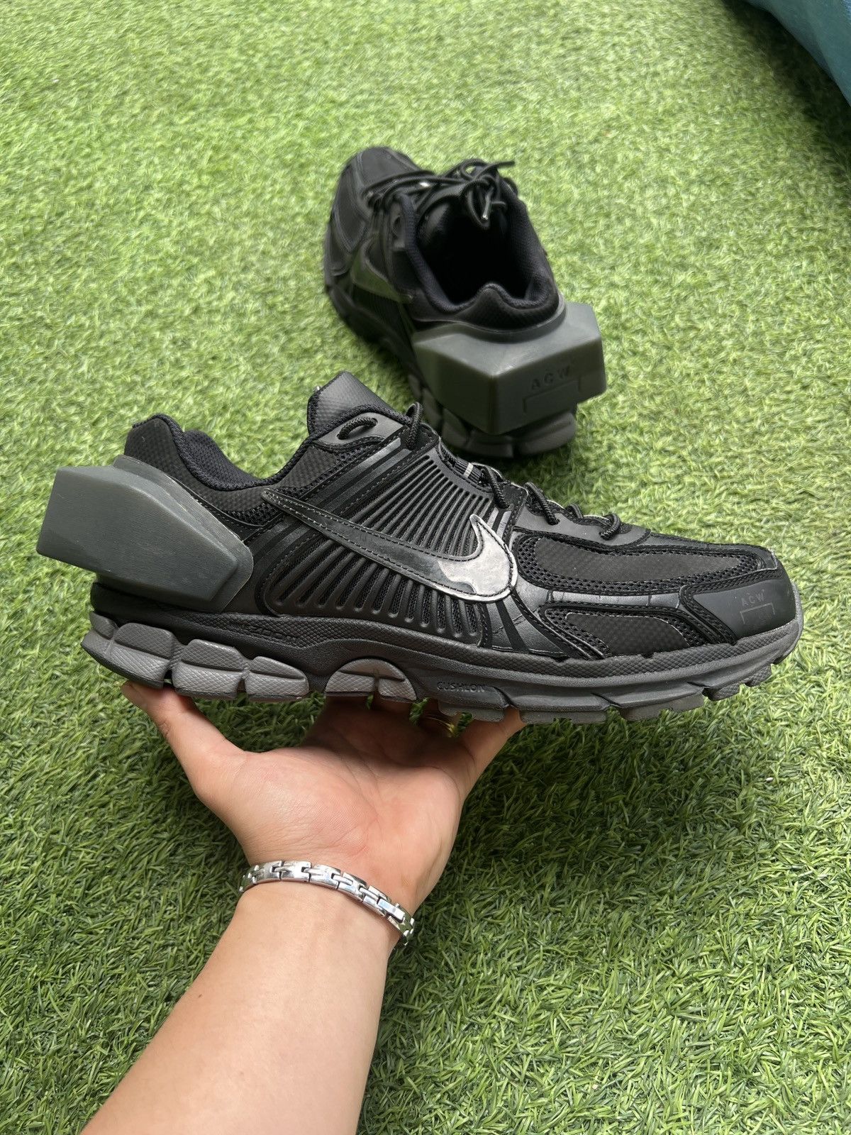 A-COLD-WALL x Nike Zoom Vomero 5 ACW Black AT3152-001