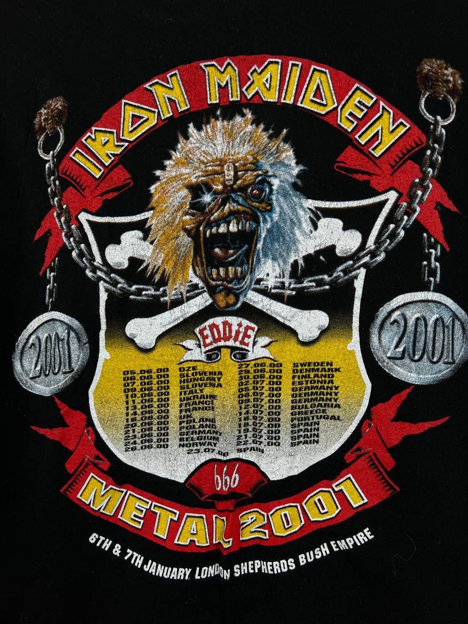 Vintage Iron Maiden 2001 Brave New World band vintage t-shirt sizeXL Size US XL / EU 56 / 4 - 2 Thumbnail