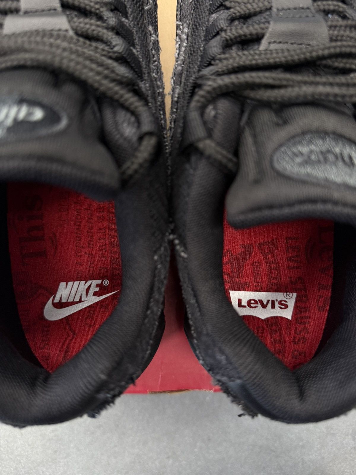 Levi's × Nike 2025 Nike Air Max 95 OG Levis Black Size US 8 / EU 41 - 7 Thumbnail