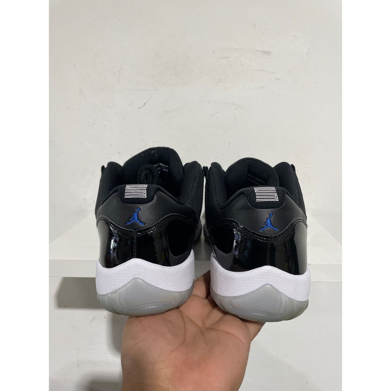 Nike JORDAN 11 RETRO LOW SPACE JAM SIZE 10.5 PREOWNED Size US 10.5 / EU 43-44 - 3 Thumbnail
