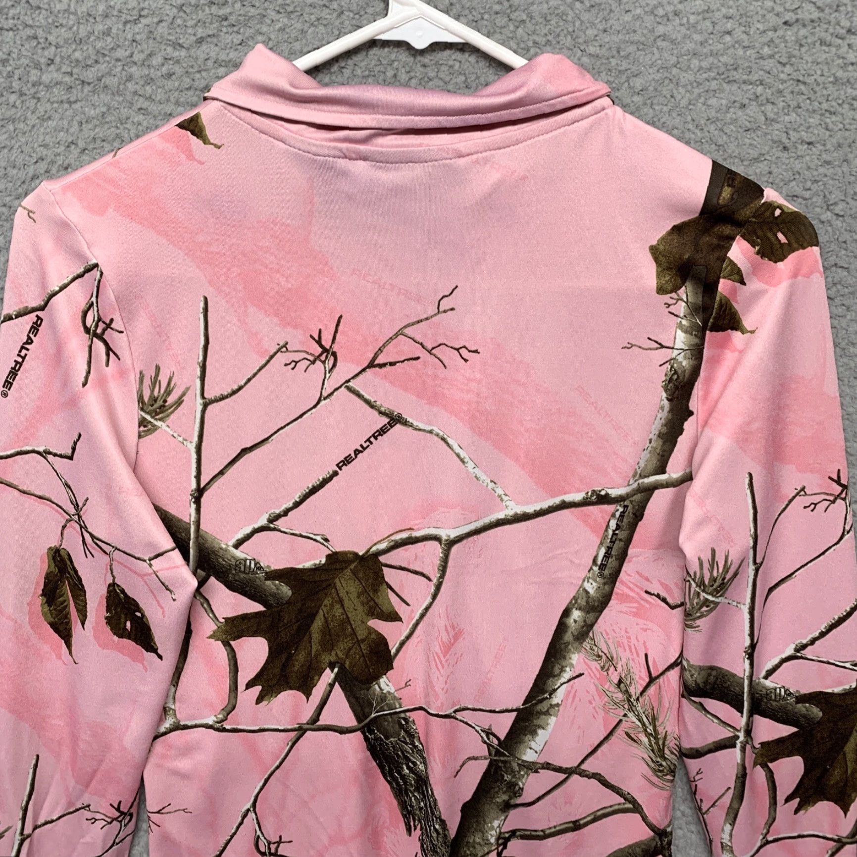 Realtree Bushmaster Pullover Top Activewear Realtree Pink Size Small 1/3 Zip Thumb Holes Women S Long Sleeve 33in Chest Realtree Pink Athletic Size S / US 4 / IT 40 - 5 Thumbnail