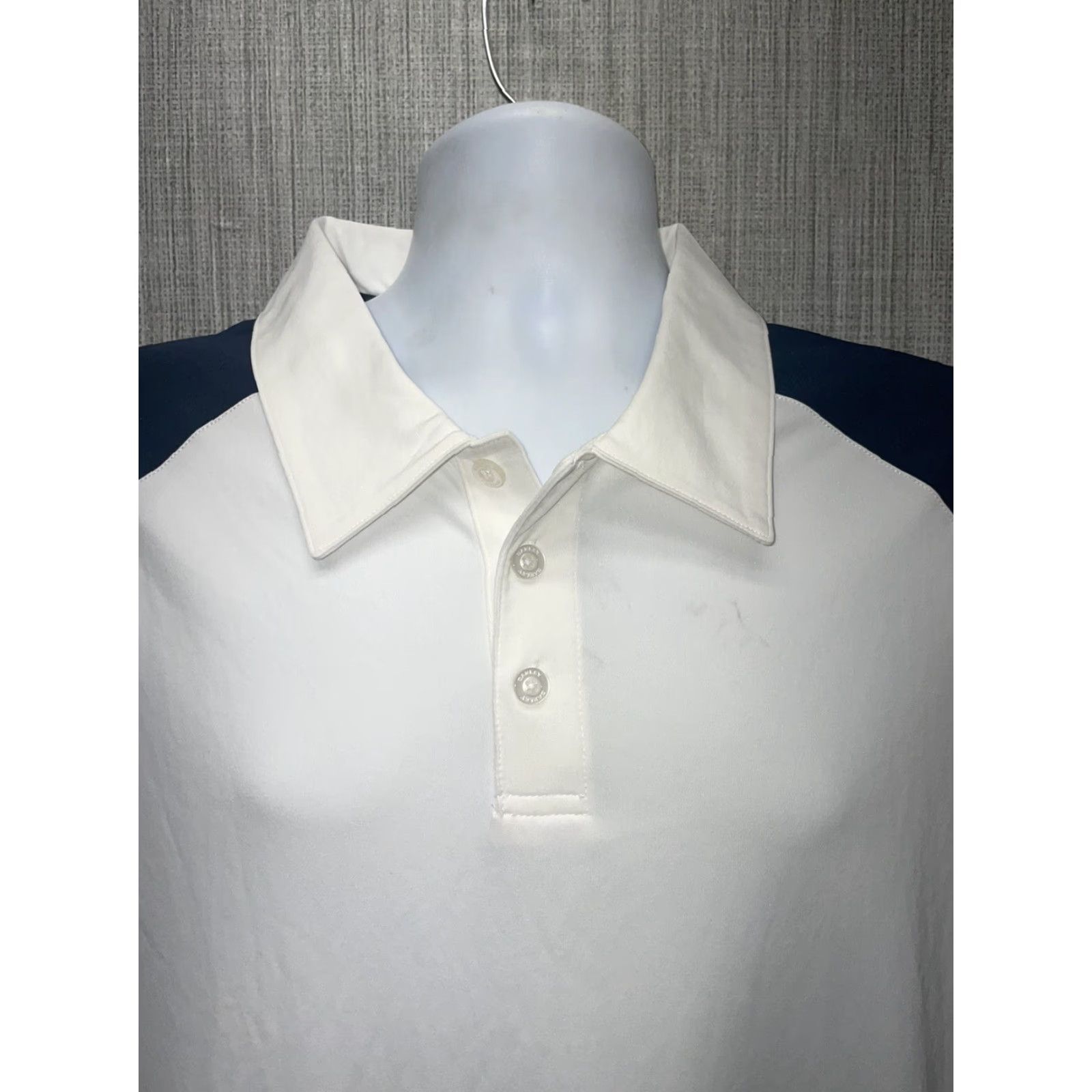 Oakley Oakley Golf Polo Mens 2XL White Dark Blue Golf Polo 2XL Mens Oakley White/Dark Blue Size US XXL / EU 58 / 5 - 2 Thumbnail