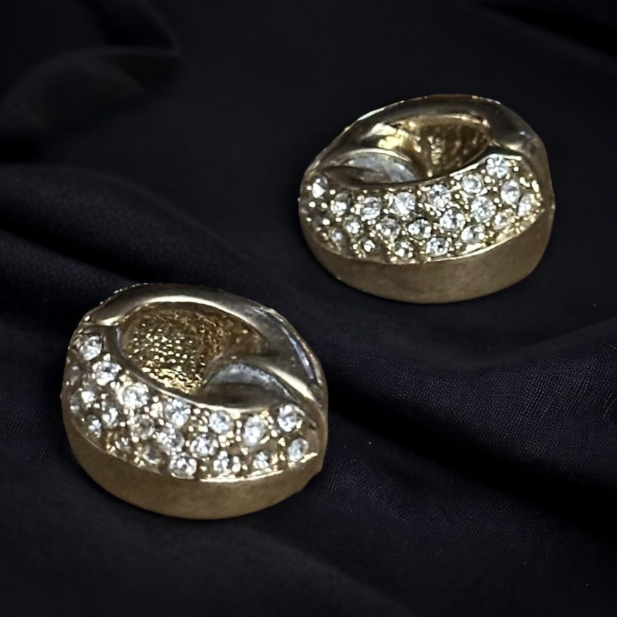 Vintage Vintage paved magnetic clip on hoop earrings Size ONE SIZE - 1 Thumbnail
