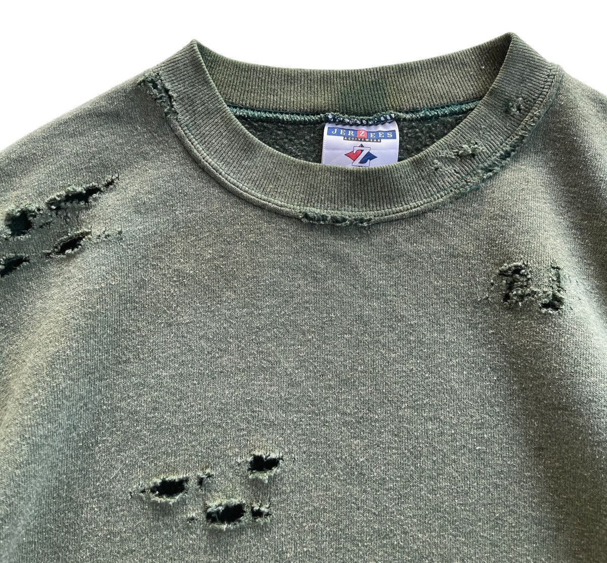 Vintage Vintage 90s Faded Green Distressed Skates Sweatshirt Size US L / EU 52-54 / 3 - 6 Thumbnail