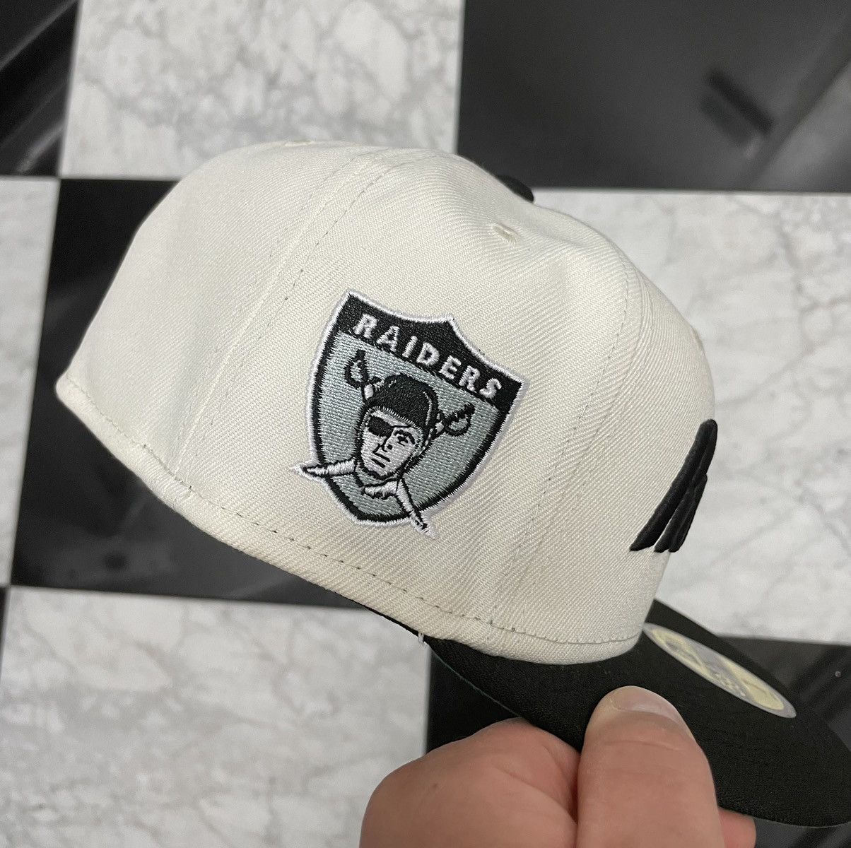 New Era 🔥 Raiders fitted rare Raiders scrip size 7 Size ONE SIZE - 4 Thumbnail