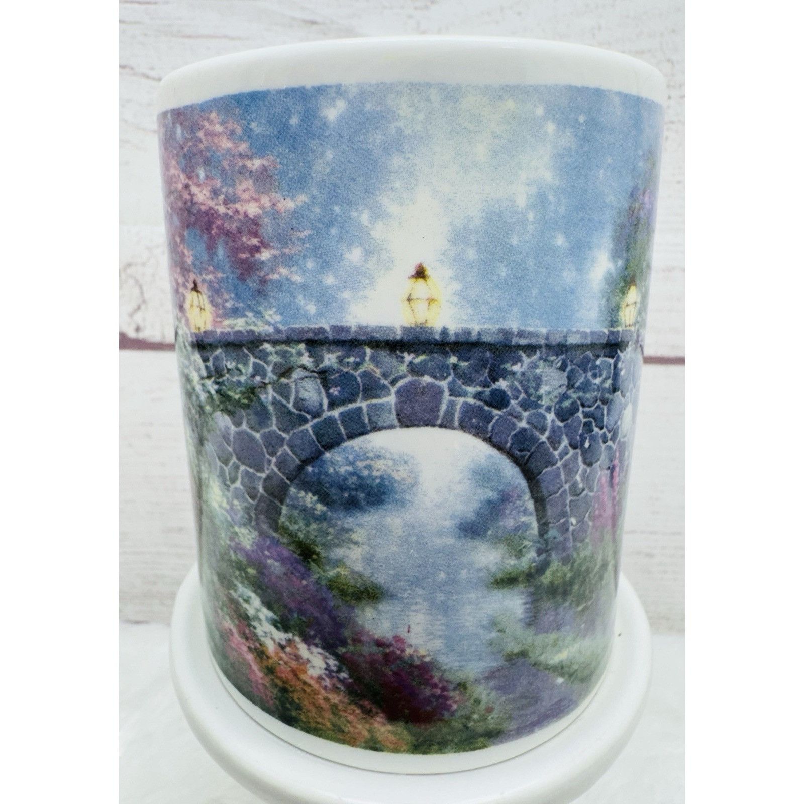 Other THOMAS KINKADE SCENIC COUNTRY RIVER & STONE BRIDGE COFFEE MU Size ONE SIZE - 1 Thumbnail