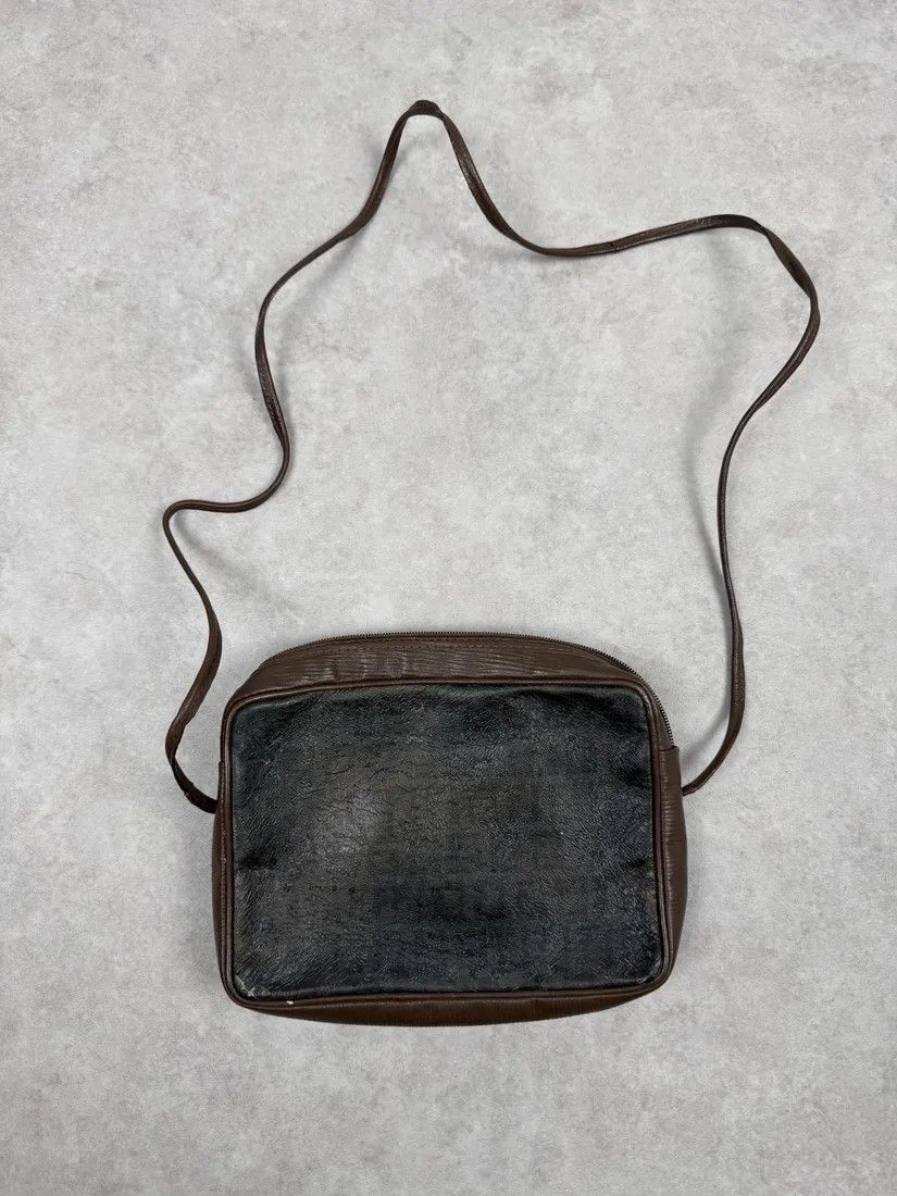 Fendi 2000s Fendi Brown Leather Shoulder Bag Size ONE SIZE - 1 Thumbnail