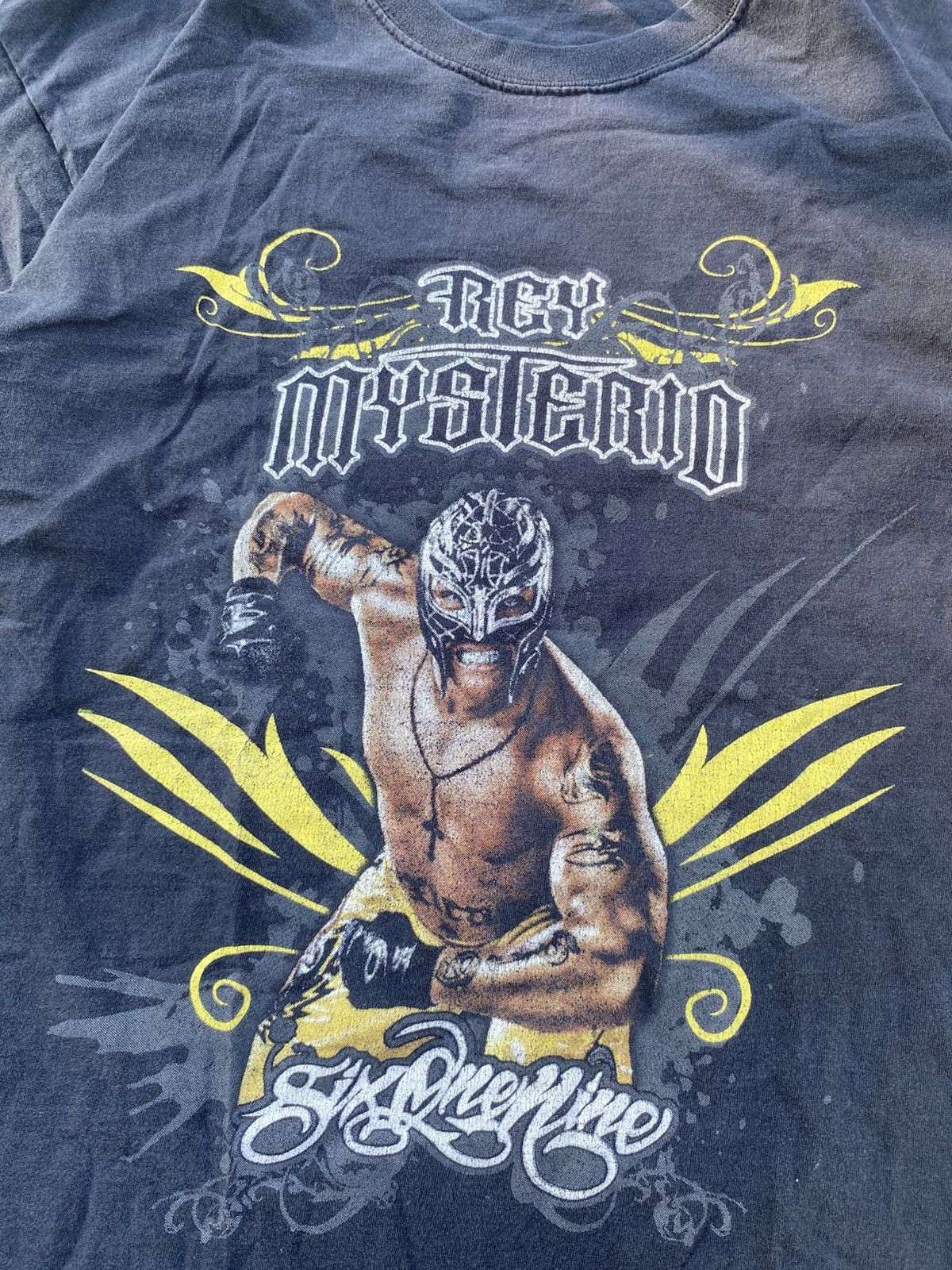 WWE Vintage Rey Misterio 2000 t-shirt Size US L / EU 52-54 / 3 - 6 Thumbnail