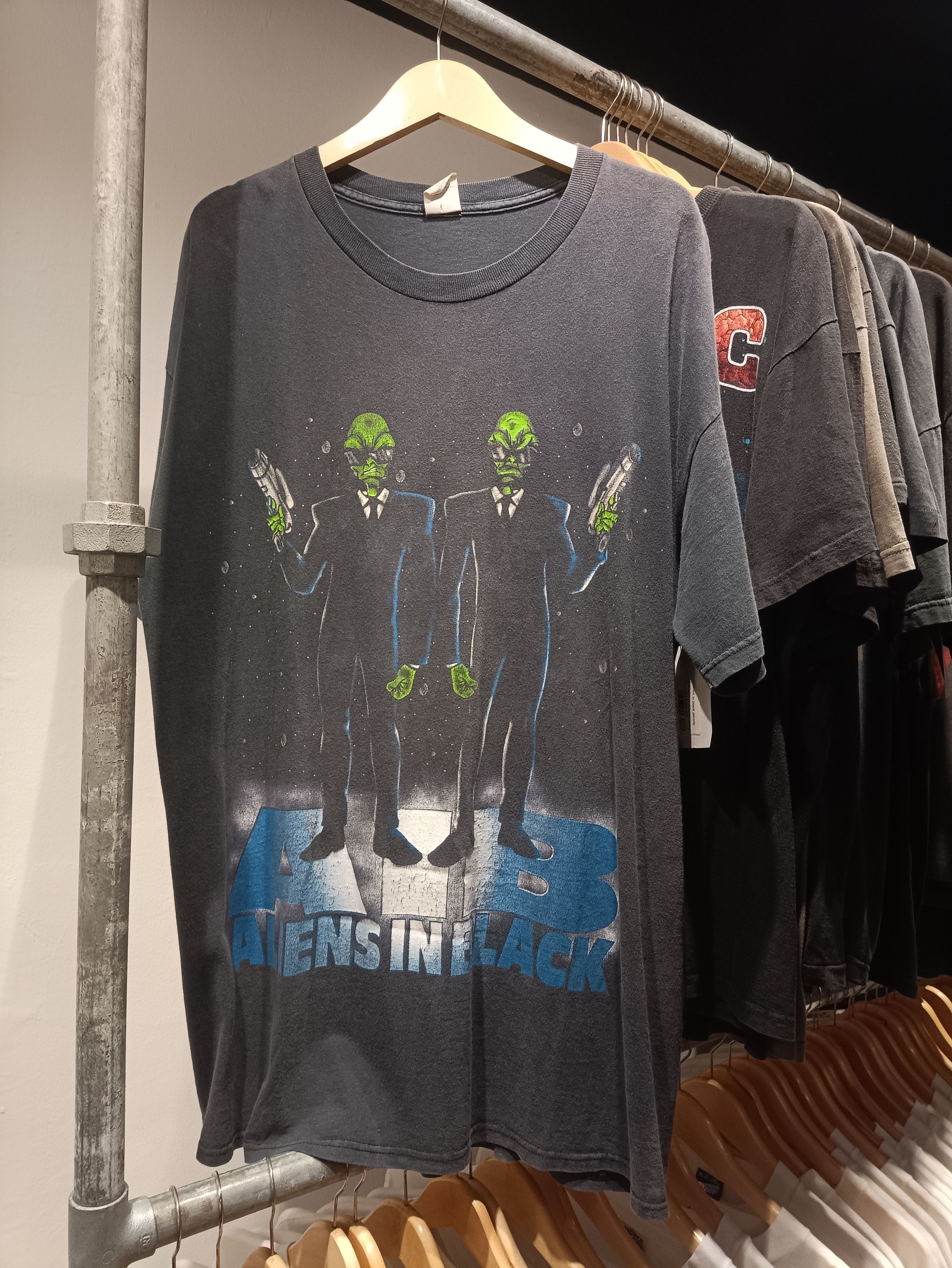 Vintage 90s aliens in black parody Size US XL / EU 56 / 4 - 1 Thumbnail