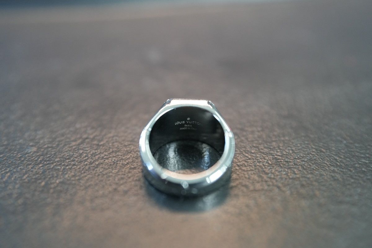 Louis Vuitton Louis Vuitton Monogram Ring Size ONE SIZE - 5 Thumbnail