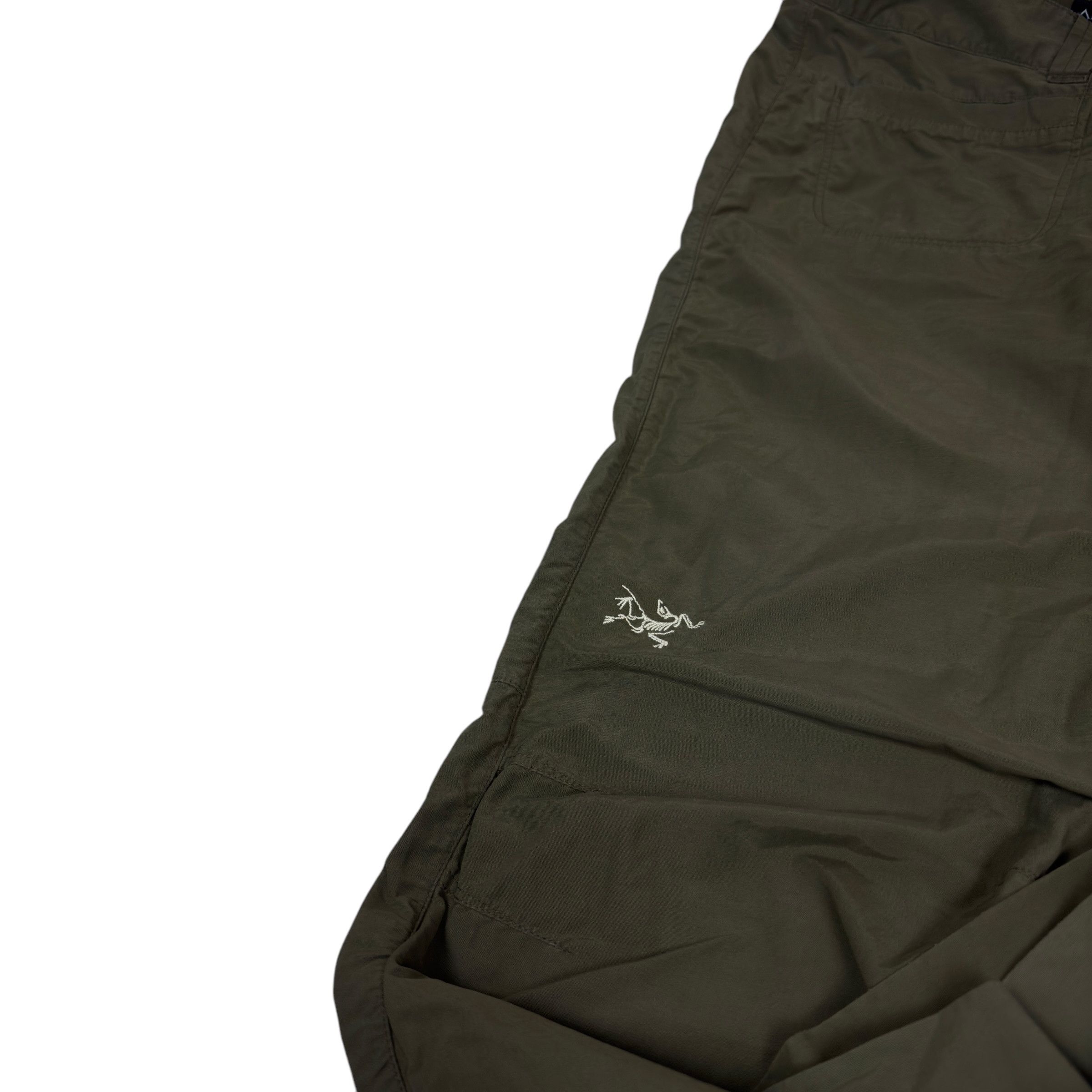 Arc'teryx × Vintage Arc'teryx Women's Olive Green High Rise Straight Leg Pants 8 Size 30" / US 8 / IT 44 - 3 Thumbnail