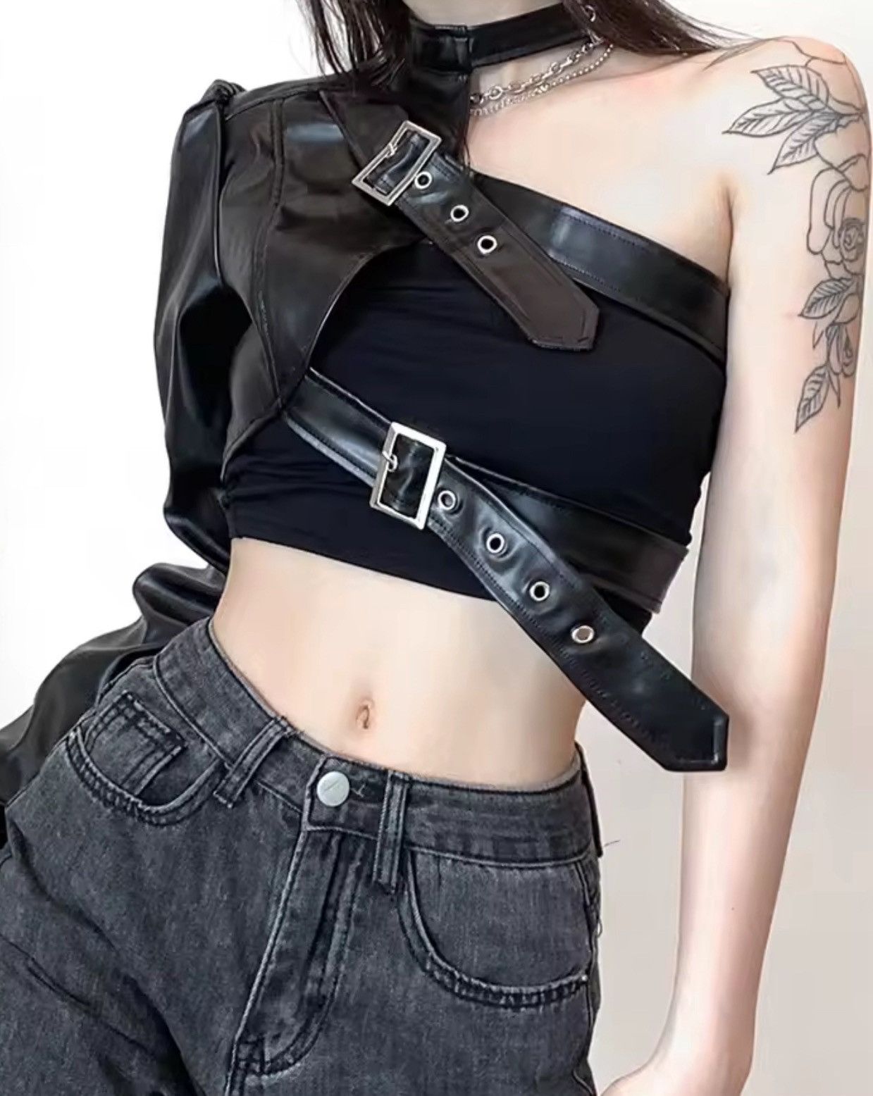Japanese Brand Edgy PU Leather Black Cropped Jacket with Heart Detail Size S / US 4 / IT 40 - 2 Thumbnail