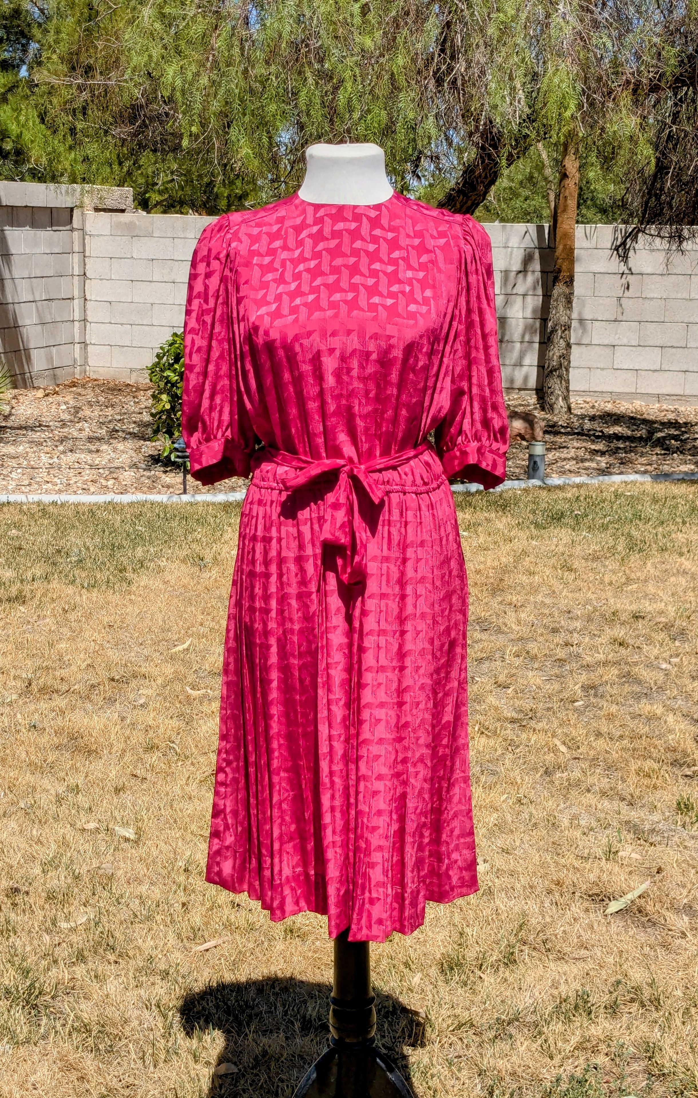 Liz Claiborne Liz Claiborne Shiny Pink Iridescent Jacquard Star Midi Dress Size M / US 6-8 / IT 42-44 - 1 Thumbnail